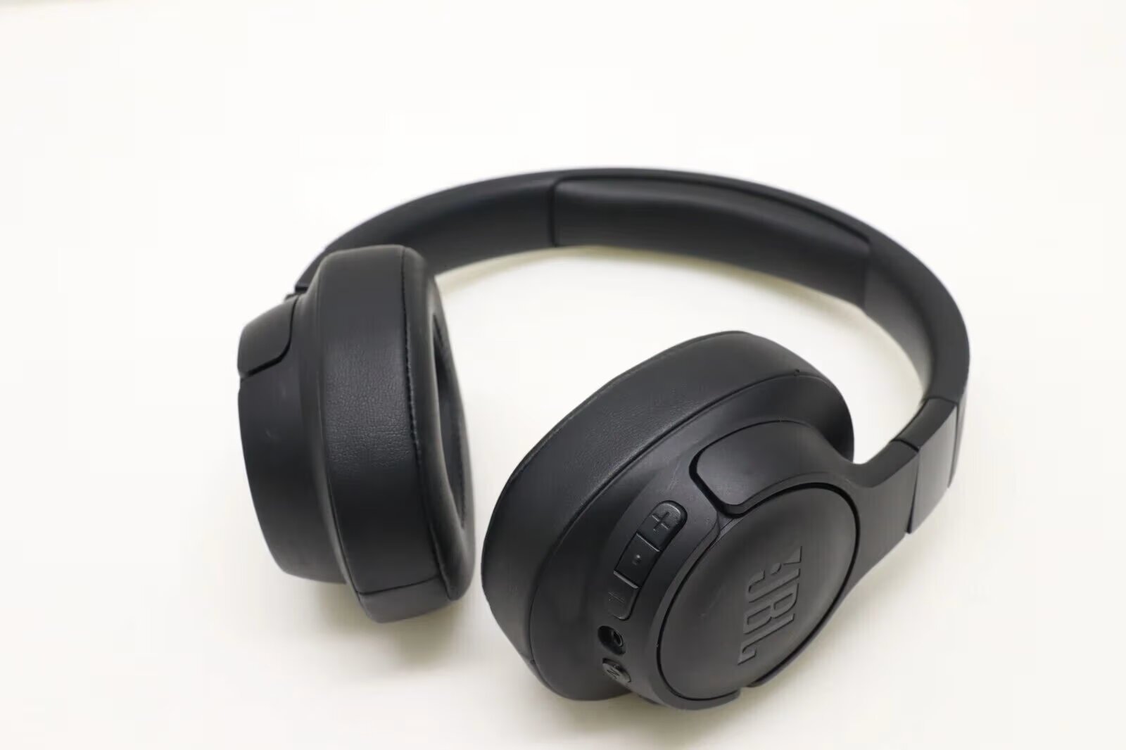 JBL Tune 760
